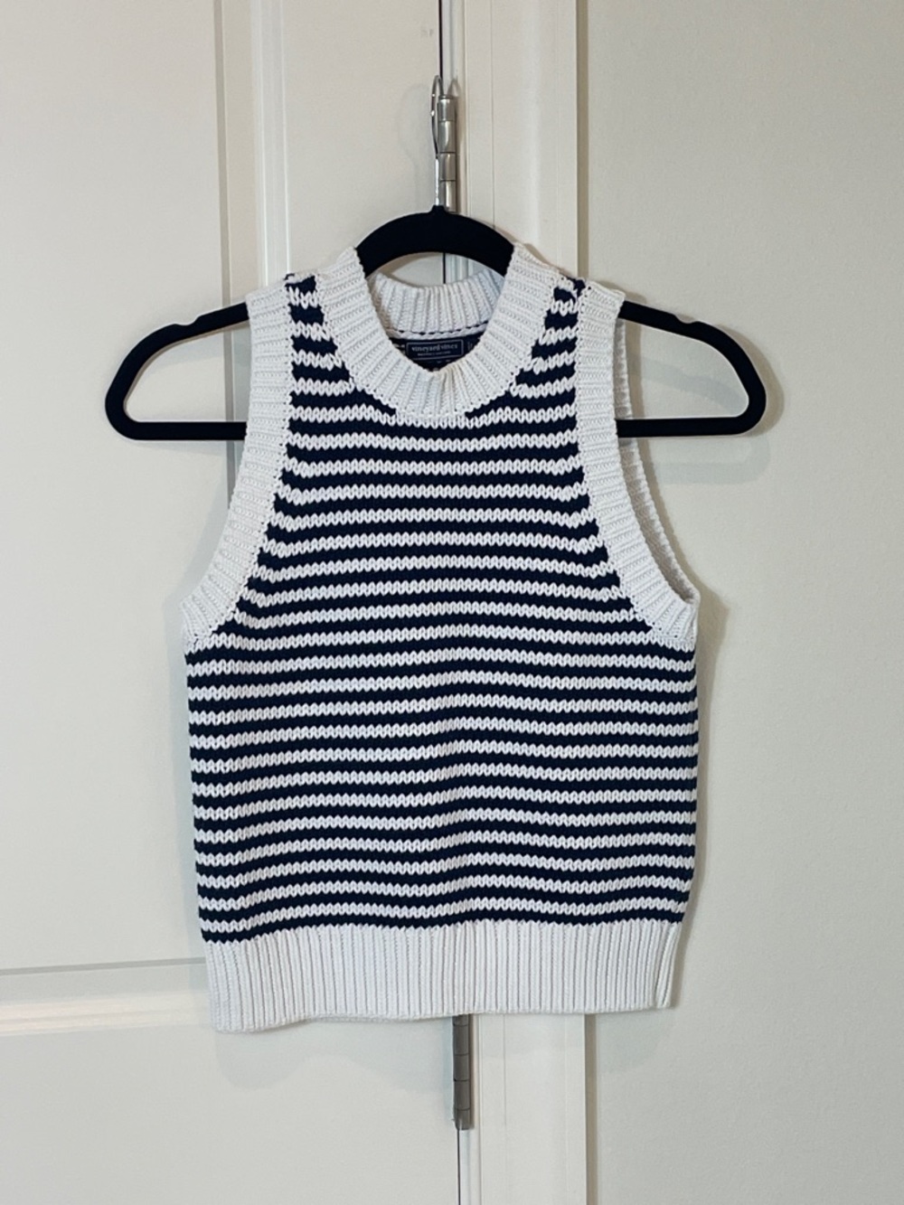 Vineyard Vines Striped Chunky Knit Sweater Tank Top in Navy and White